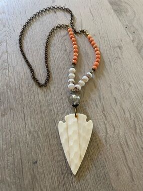 Boho Southwestern Arrowhead Statement Necklace in Peach & Cream